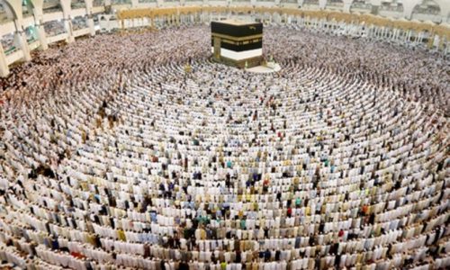 dua-juta-jamaah-padati-shalat-jumaat-pertama-pascahaji-_170909151138-416